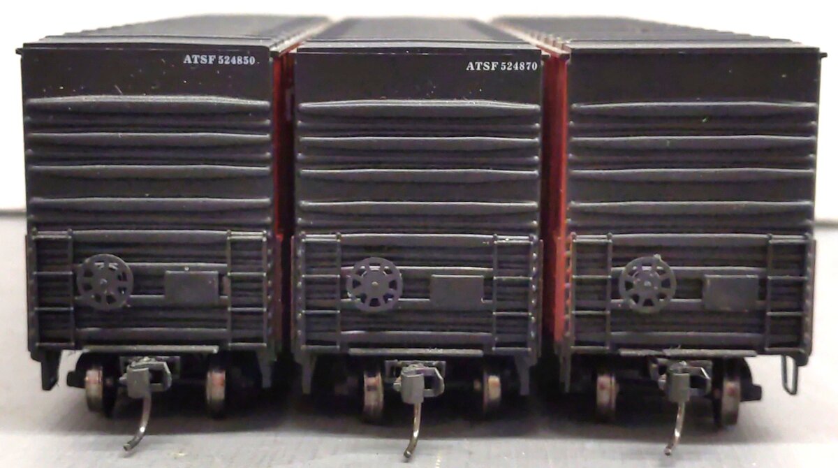 Roundhouse HO Scale Assorted Hi-Cube Boxcars: 520711, 524850, 524840 [3] EX
