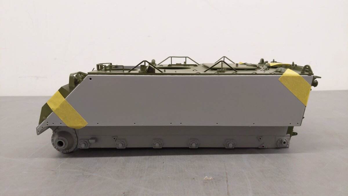 Andy's Hobby Headquarters AHHQ-009 1:16 US Army M113A1/ACAV Armored Carrier Kit EX/Box