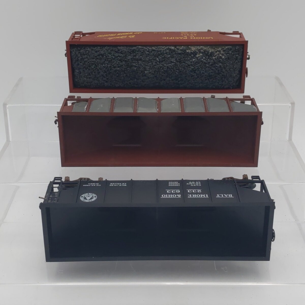 American Models S Scale 2-Bay Hoppers: 69215, 233633 [3] VG