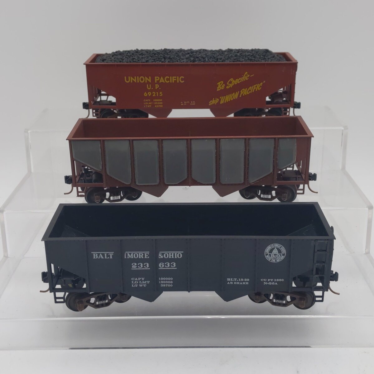 American Models S Scale 2-Bay Hoppers: 69215, 233633 [3] VG