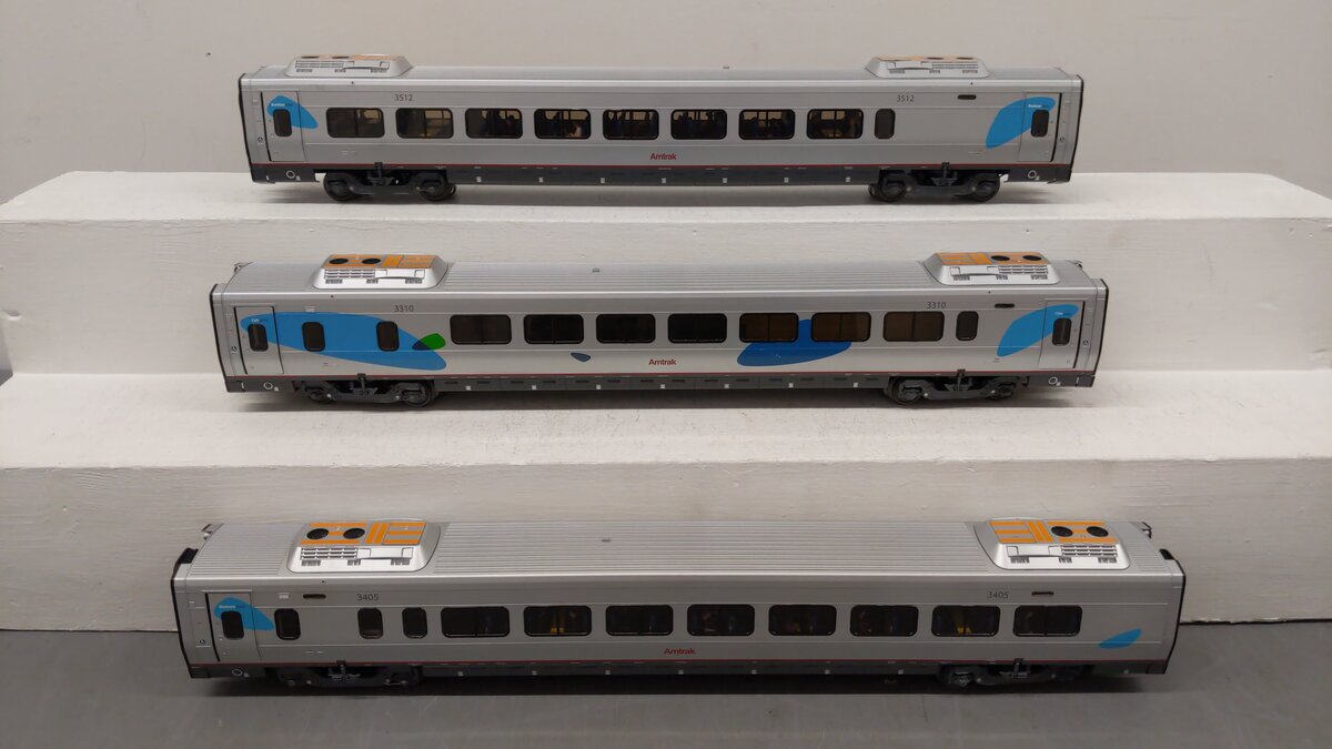 Lionel 6-15584 O Gauge Amtrak Acela Passenger Cars (Set of 3) EX