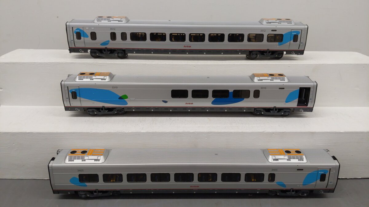 Lionel 6-15584 O Gauge Amtrak Acela Passenger Cars (Set of 3) EX