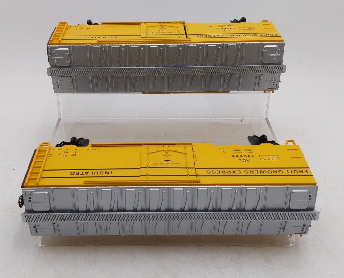 MTH O Gauge Fruit Growers Express Boxcars #480655 #480652 EX