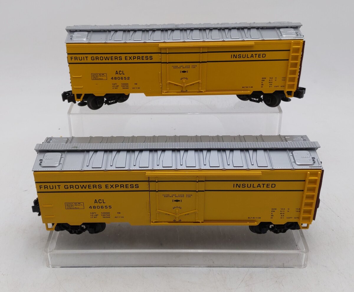 MTH O Gauge Fruit Growers Express Boxcars #480655 #480652 EX