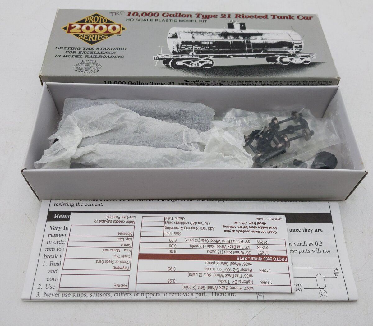 Proto 2000 HO Scale 10,000 Gallon Type 21 Riveted Tank Car Kit #10208 NIB