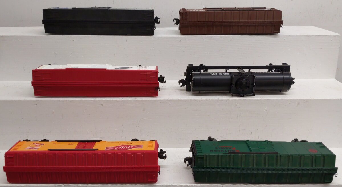 Lionel O Assorted Freight Cars 6-19523,6-19522, 6-19233,6-9884 [6] EX/Box