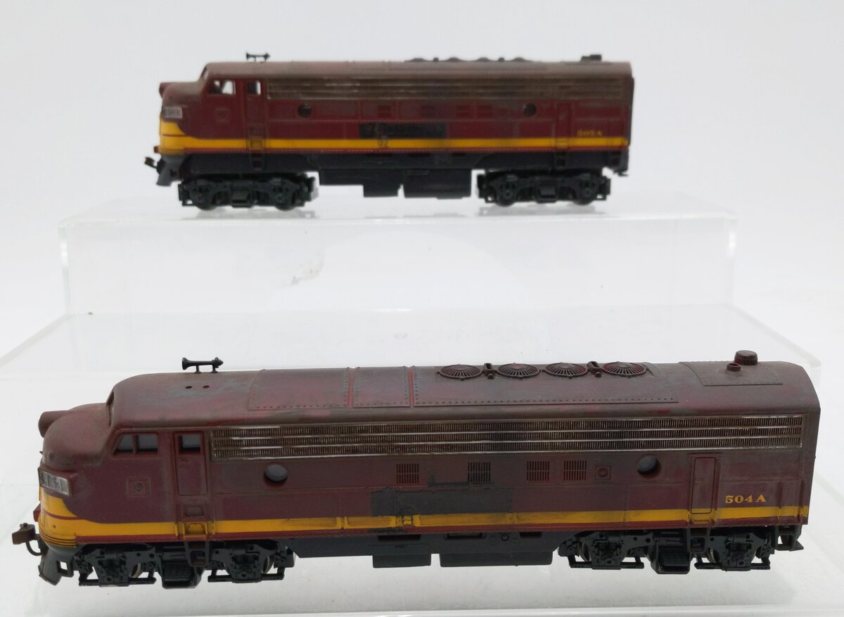 Atlas  HO Scale Diesel Locomotives 504a 505a Weathered