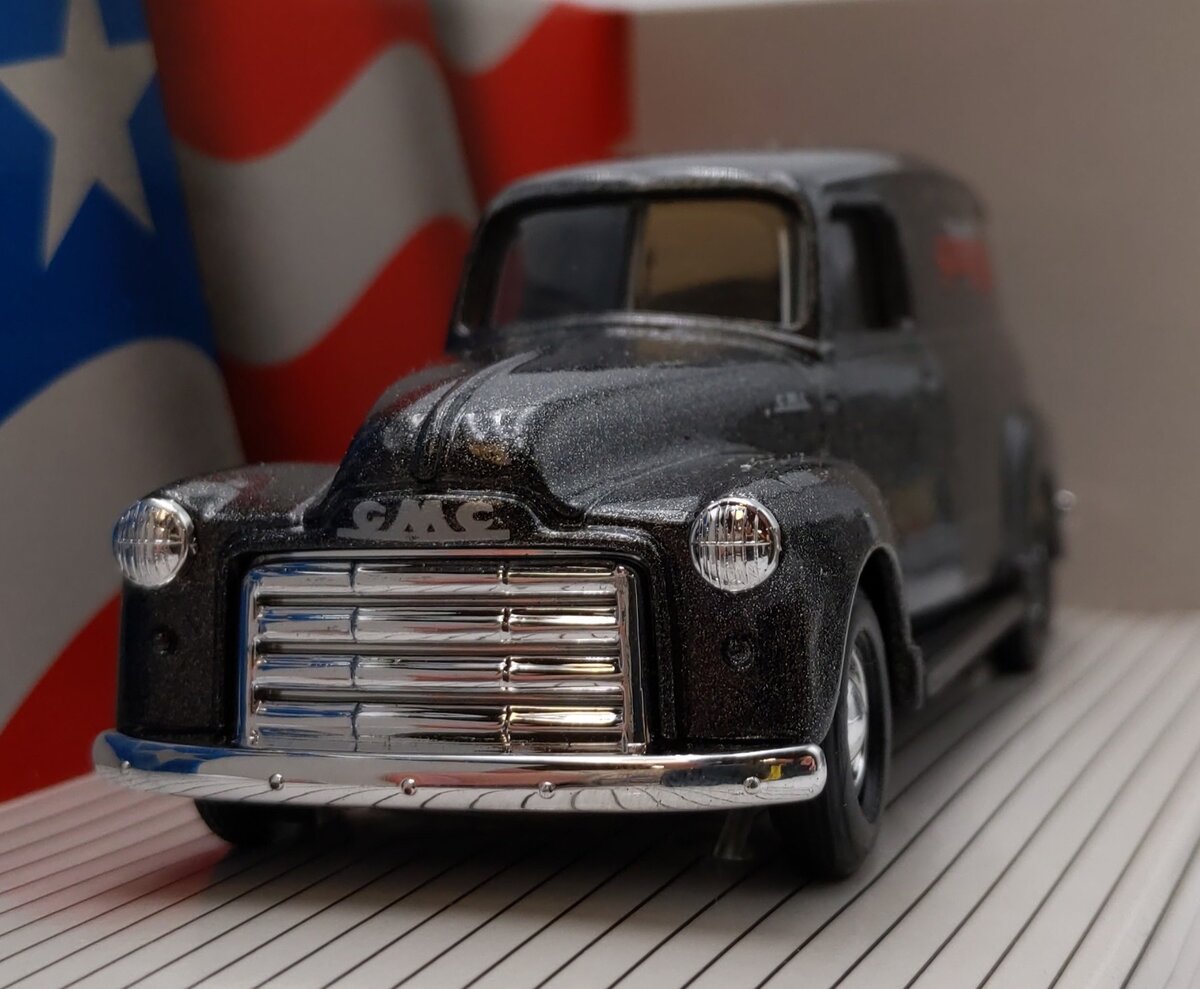 Ertl 2826 1:43 Silver Bird Transit 1951 GMC Panel Truck Classic Vehicles NIB
