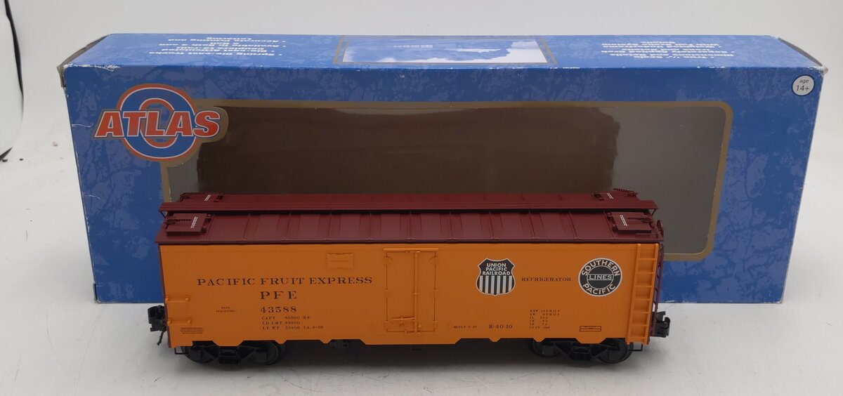 Atlas 8513D O Scale PFE 40' Steel Reefer (3 Rail) #43588 LN/Box