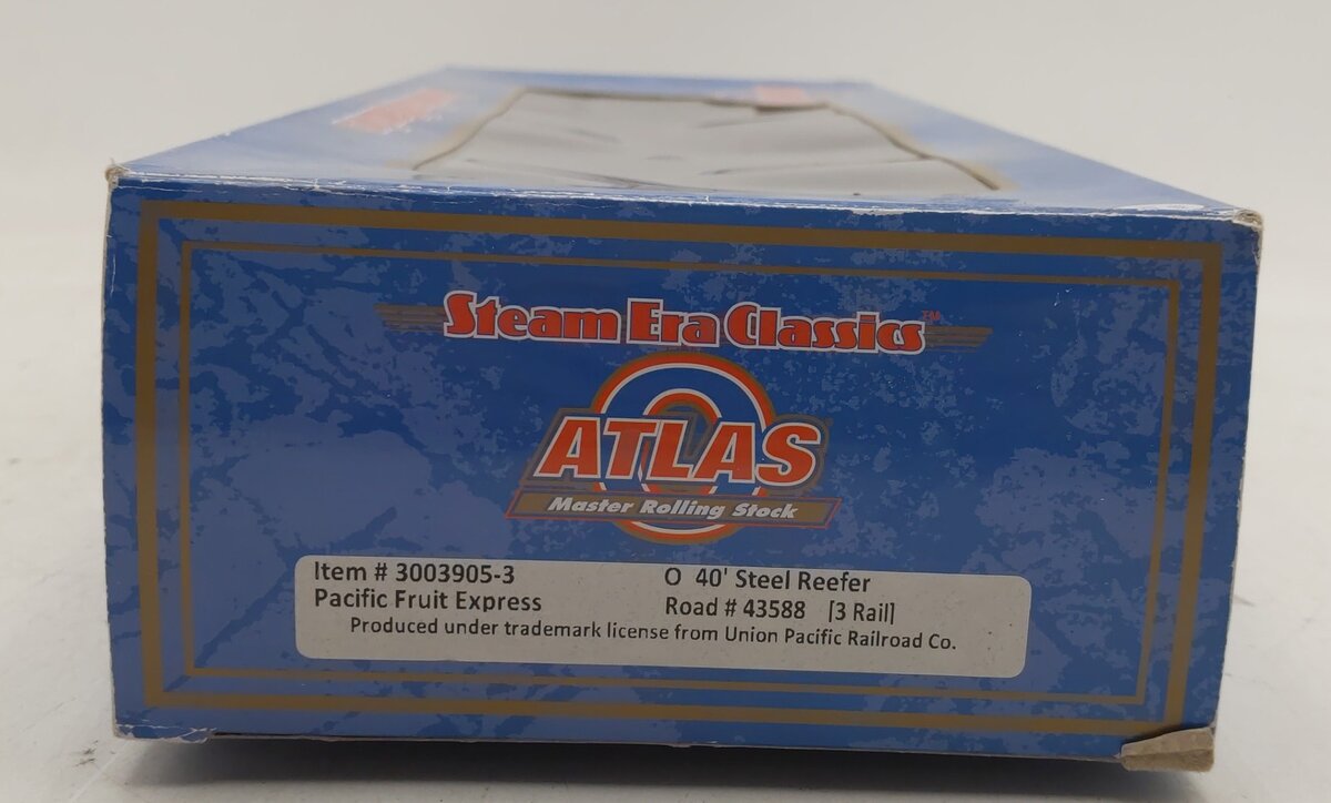 Atlas 8513D O Scale PFE 40' Steel Reefer (3 Rail) #43588 LN/Box