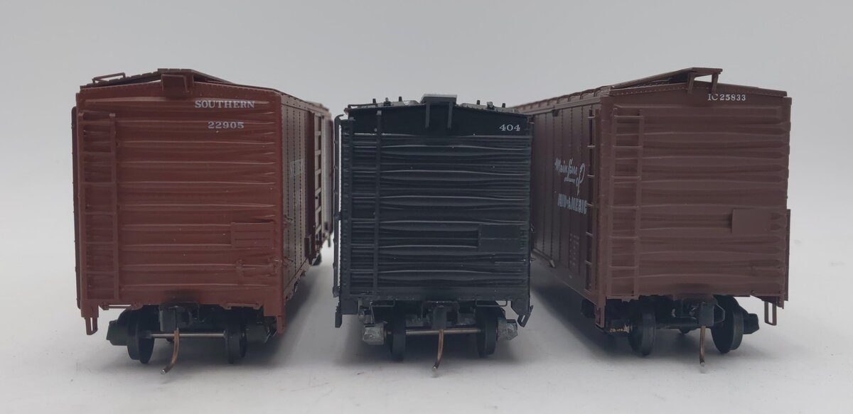 Assorted S Scale Freight Cars: 22905, 404, 25833 [3] EX