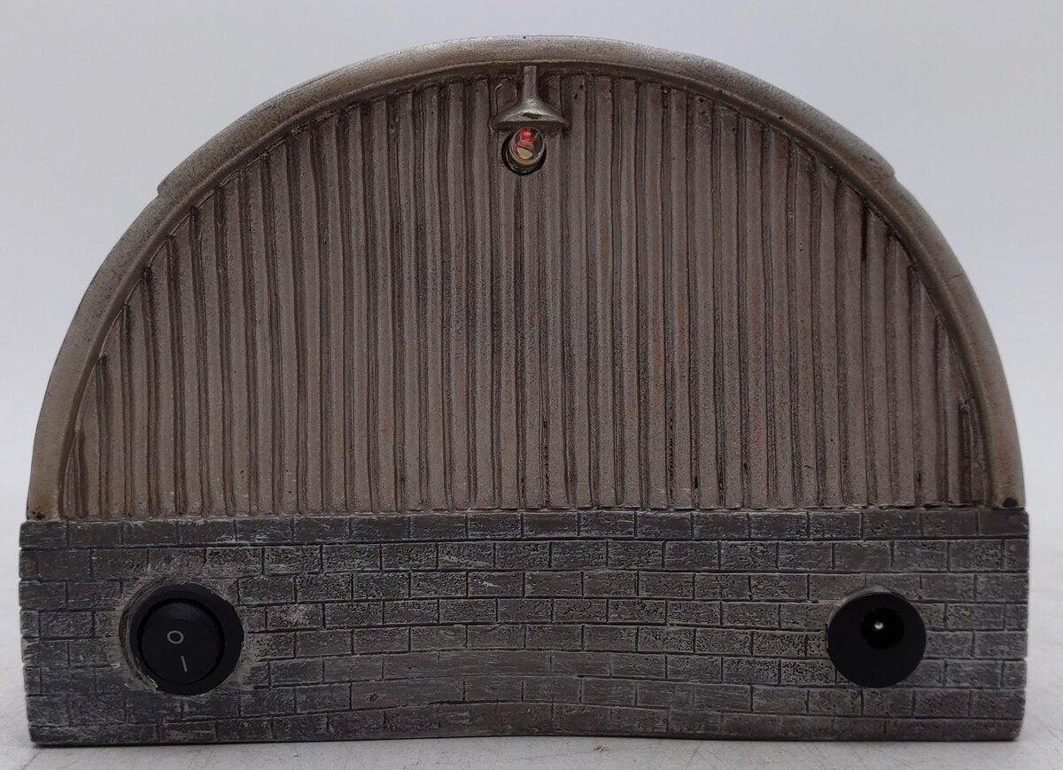 Menards 279-7849 O Gauge Moe's Garage Quonset Hut Assembled VG