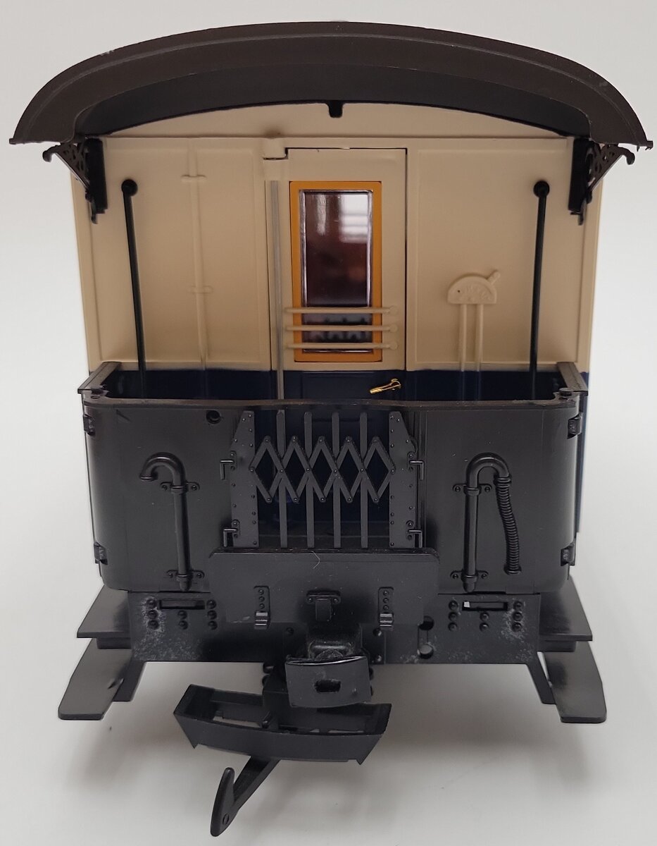 LGB 1983 G Scale Cream & Blue Passenger Car #102 EX/Box