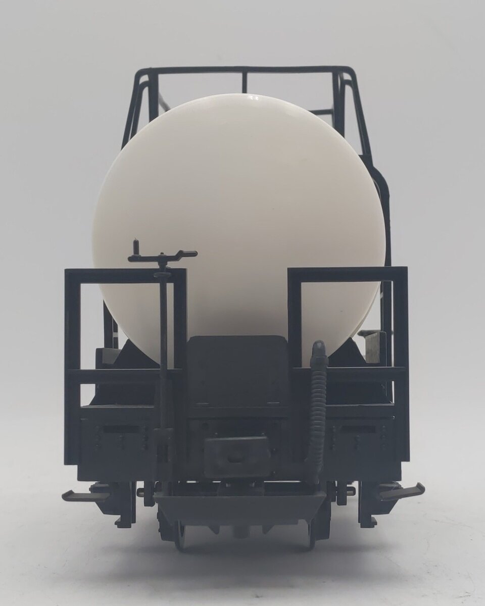 LGB 4040E G Scale Esso Short Single Dome Tank Car EX/Box