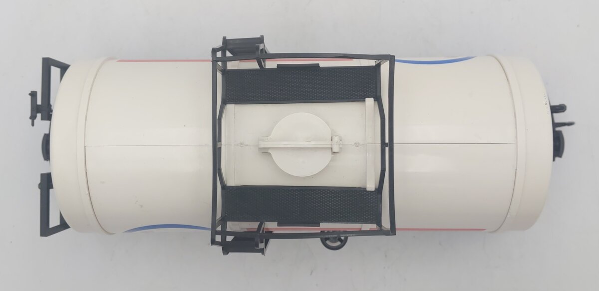 LGB 4040E G Scale Esso Short Single Dome Tank Car EX/Box