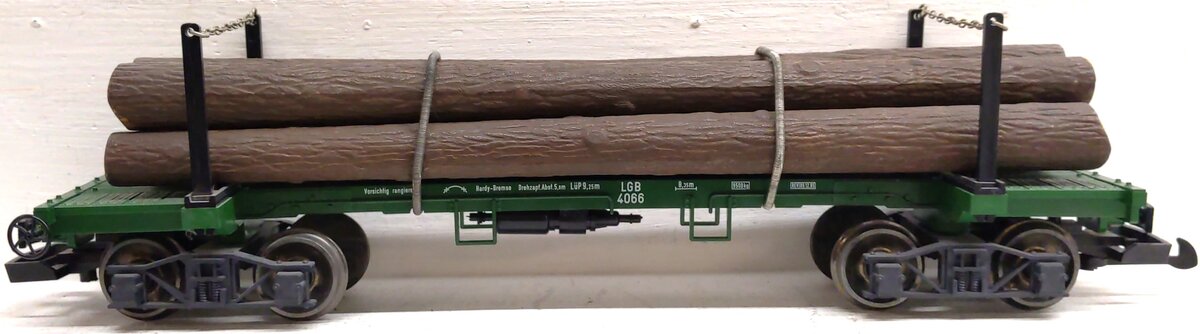 LGB 4066 G Flatcar w/ Log Load & Stakes - Metal Wheels LN/Box