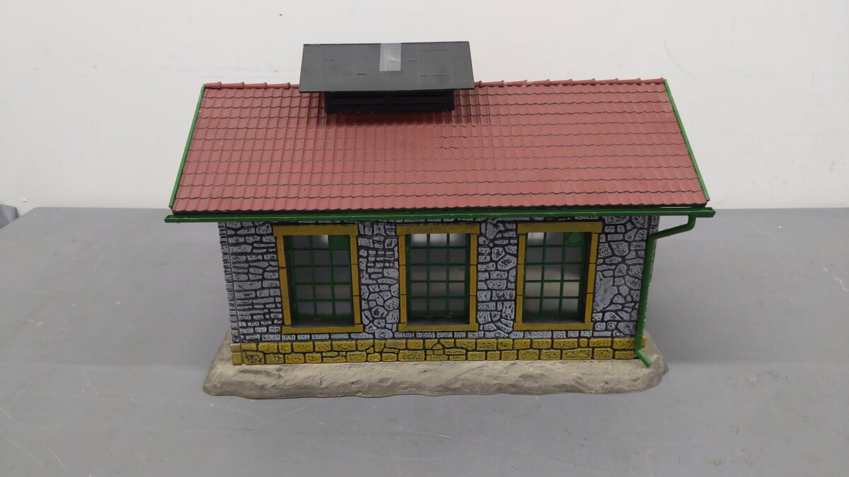 Pola 910 Engine Shed Kit - Assembled EX