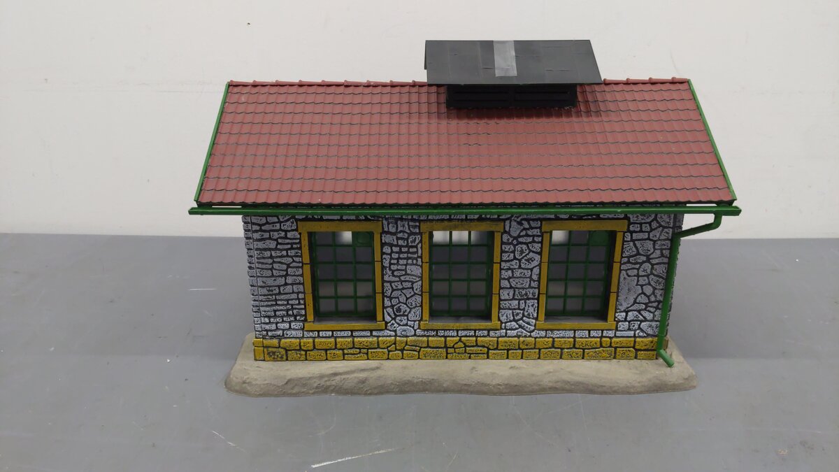 Pola 910 Engine Shed Kit - Assembled EX