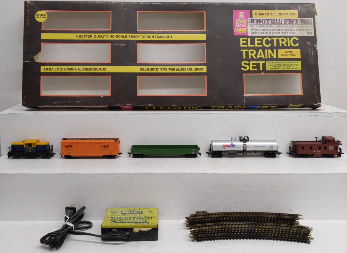 AHM 60003 HO Scale Santa Fe Long Haul Switcher Train Set EX/Box