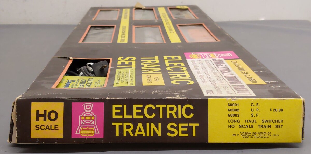 AHM 60003 HO Scale Santa Fe Long Haul Switcher Train Set EX/Box