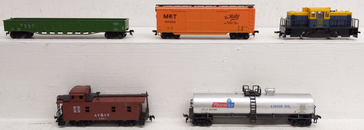 AHM 60003 HO Scale Santa Fe Long Haul Switcher Train Set EX/Box