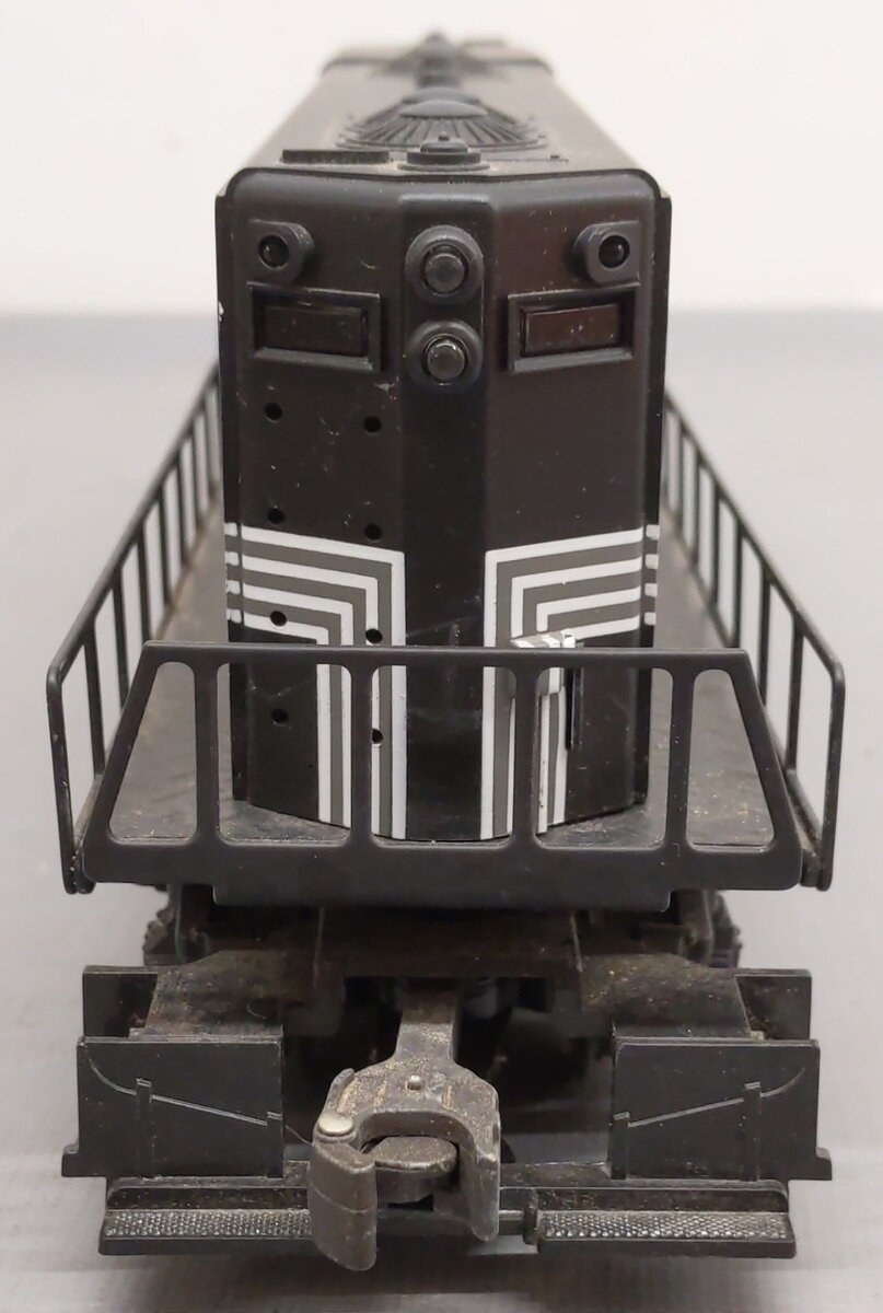 Lionel 6-18865 New York Central GP-9 Non Powered B Unit Diesel Engine #2386 EX/Box