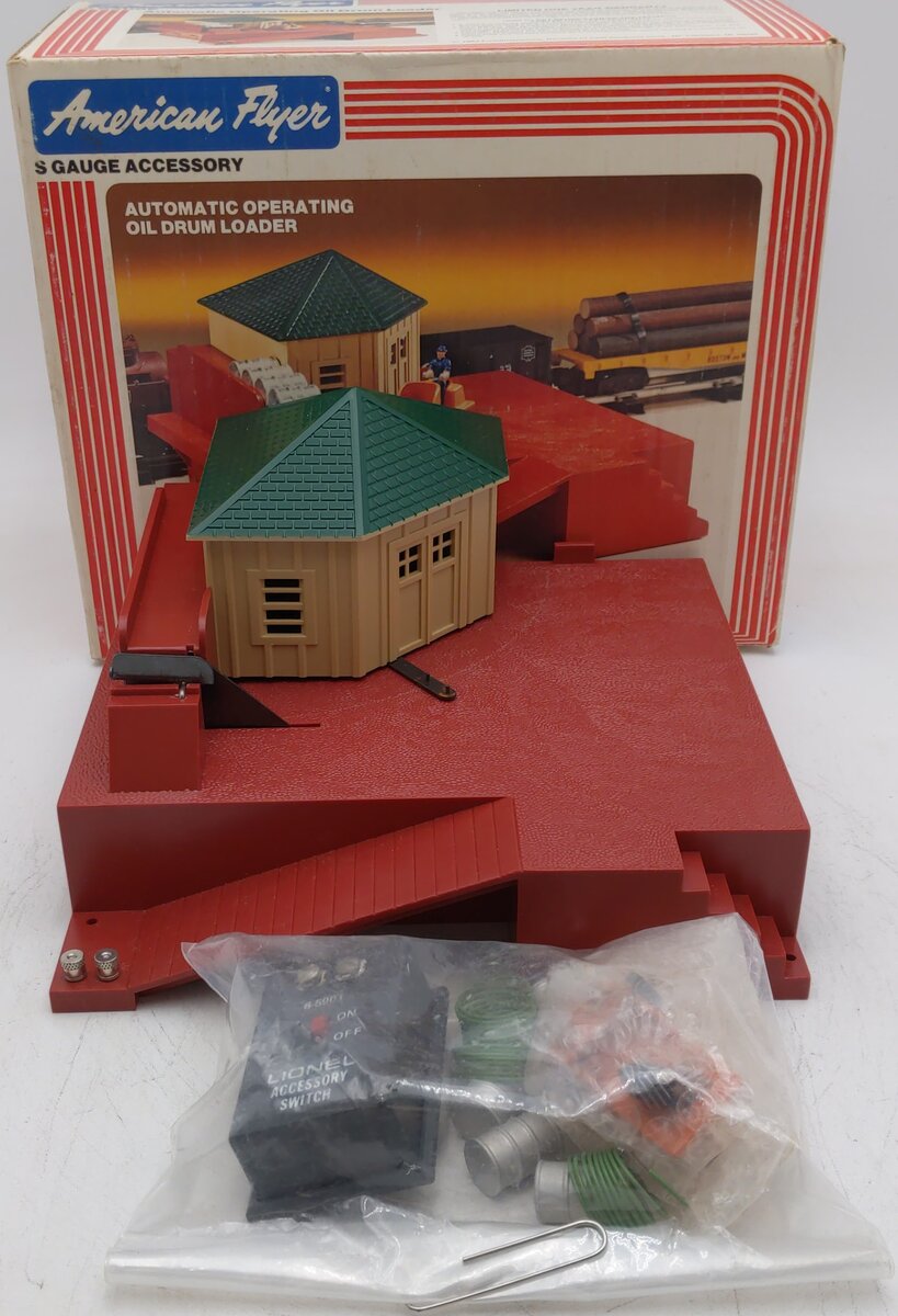 American Flyer 4-2300 S Scale Operating Oil Drum Loader EX/Box