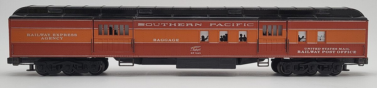 K-Line K88-5124 O Southern Pacific Daylight 18" Heavyweight RPO Car EX/Box