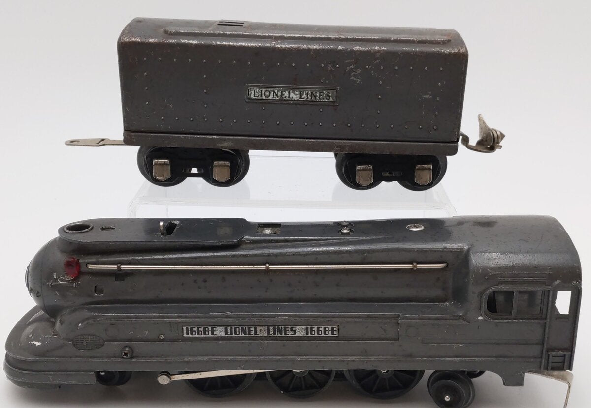Lionel 1668E Vintage O 2-6-2 Gunmetal Streamline Steam Locomotive & Tender VG