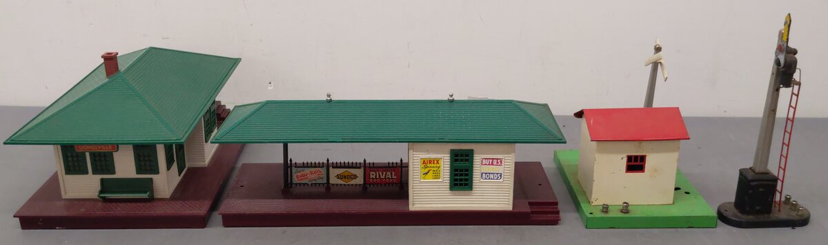 Lionel Vintage O Illuminated/Operational Stations & Signals #151/45N/132/256 (4) VG