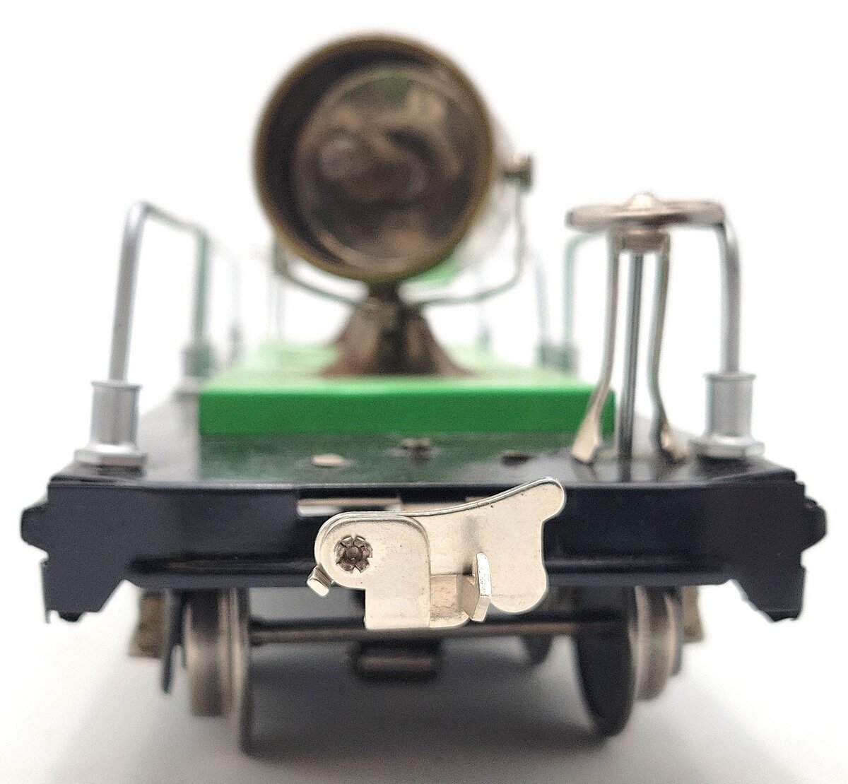 Lionel 220 Vintage Standard Gauge Green Searchlight Car with Nickel Trim VG