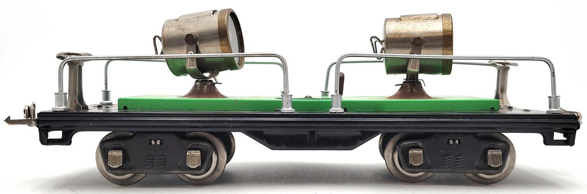 Lionel 220 Vintage Standard Gauge Green Searchlight Car with Nickel Trim VG