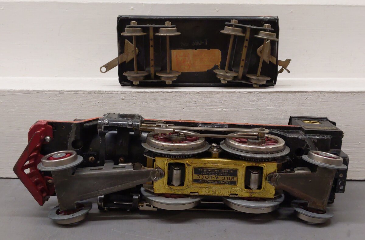 Lionel 390 Vintage Standard Gauge 2-4-2 Steam Locomotive with Tender VG