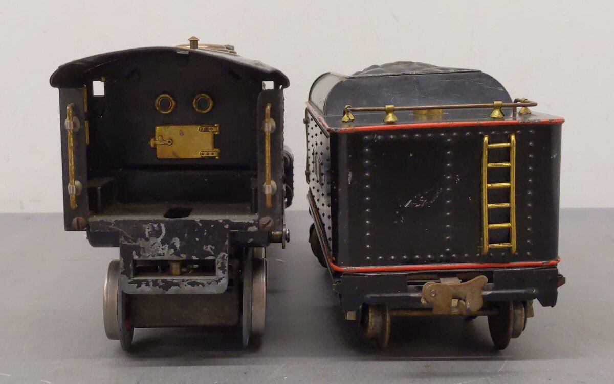 Lionel 390 Vintage Standard Gauge 2-4-2 Steam Locomotive with Tender VG