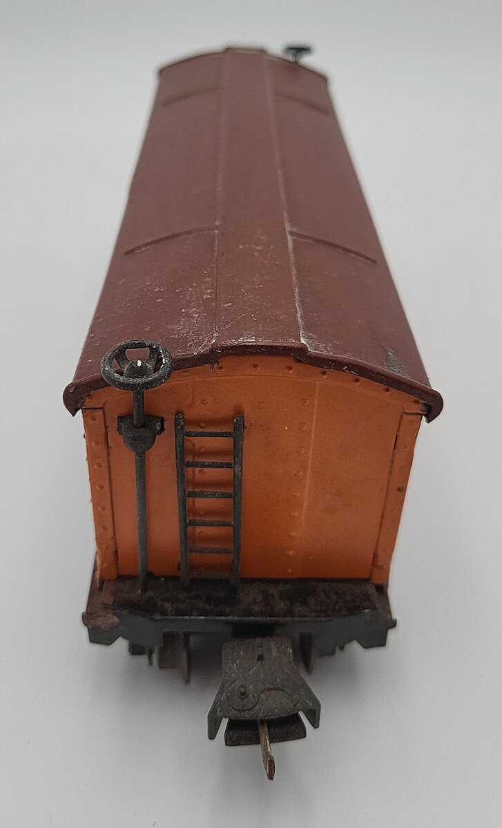 Lionel 2814 Vintage O Orange/Tuscan Roof Tinplate Boxcar VG