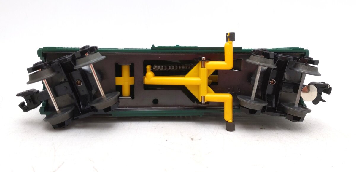Lionel 6-7913 O Gauge Turtleback Zoo Operating Giraffe Car NIB