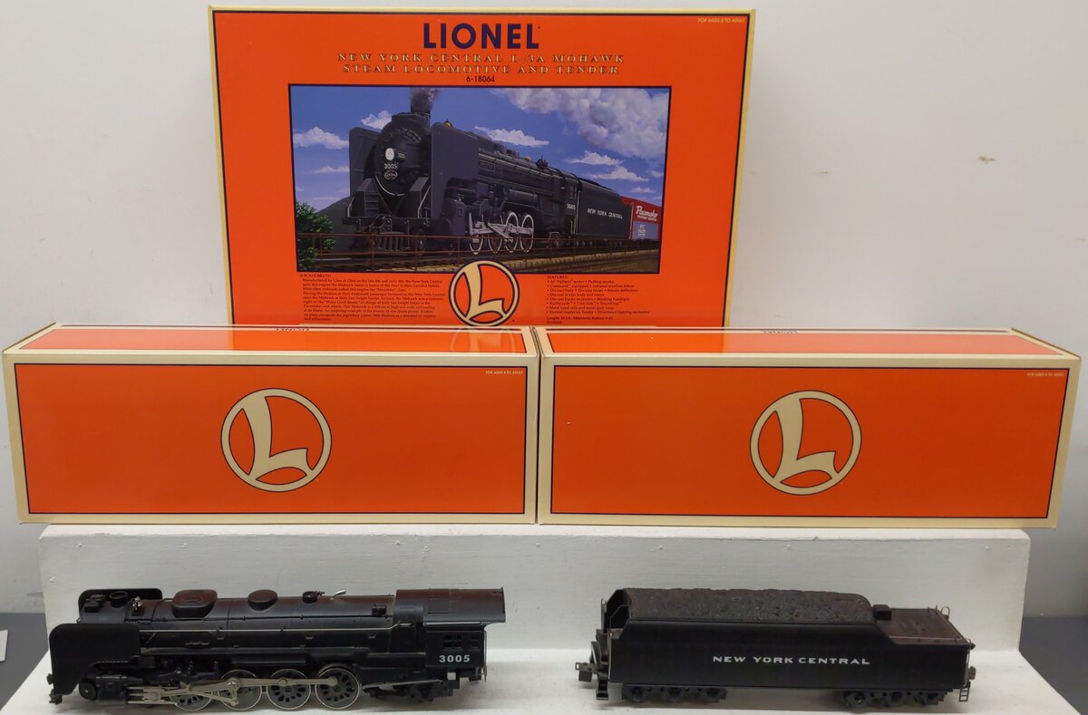 Lionel 6-18064 O Gauge NYC L-3A 4-8-2 Mohawk Steam Locomotive & Tender #3005 VG/Box