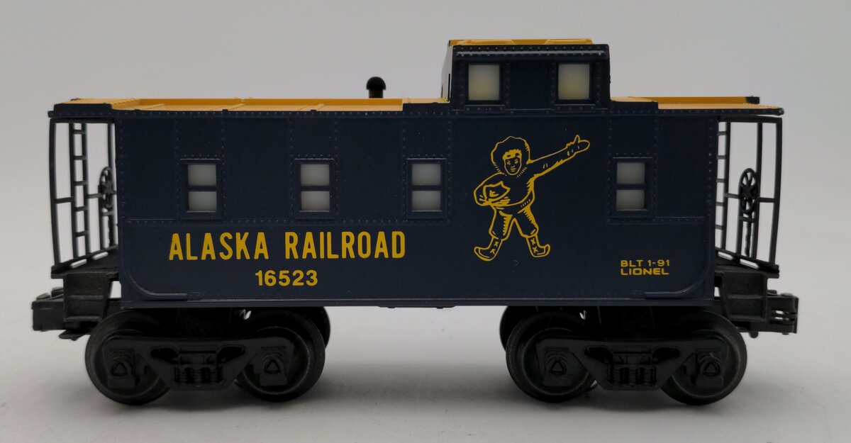 Lionel 6-16523 O Gauge Alaska Square Window Caboose NIB
