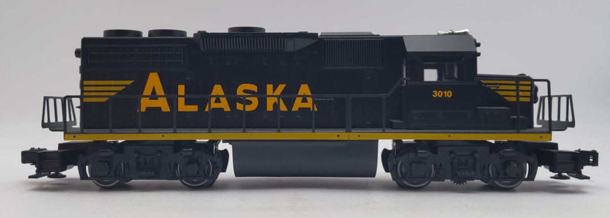 Lionel 6-18821 O Gauge Alaska GP-38-2 Diesel Locomotive #3010 - Custom Painted/Box