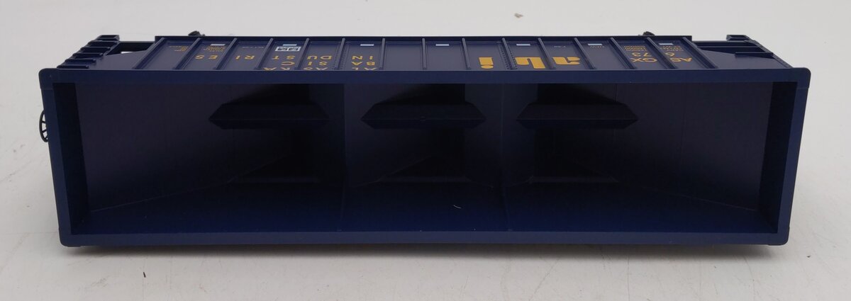 Weaver 673 O Gauge Alaska 3-Bay Ribbed Hopper #673 - 3 Rail LN/Box