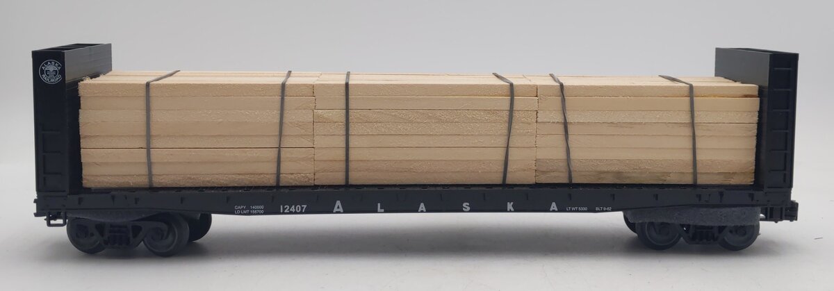 Weaver O Gauge Alaska Railroad Bulkhead Flat Car w/ Wood Load #12407 (3 Rail) LN/Box