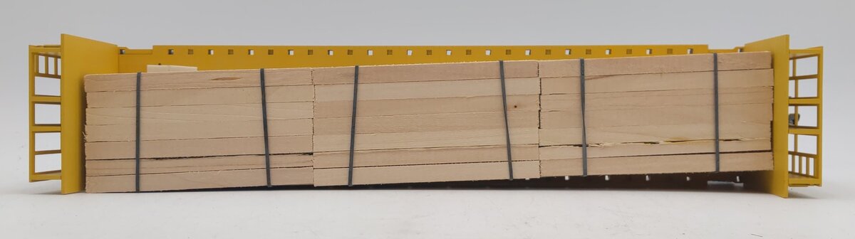 Weaver O Gauge Alaska Railroad Bulkhead Flat Car w/ Wood Load #12424 (3-Rail) EX/Box