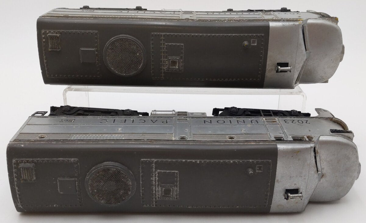 Lionel 2023 Vintage O Union Pacific Alco AA Diesel Locomotives - Silver & Gray