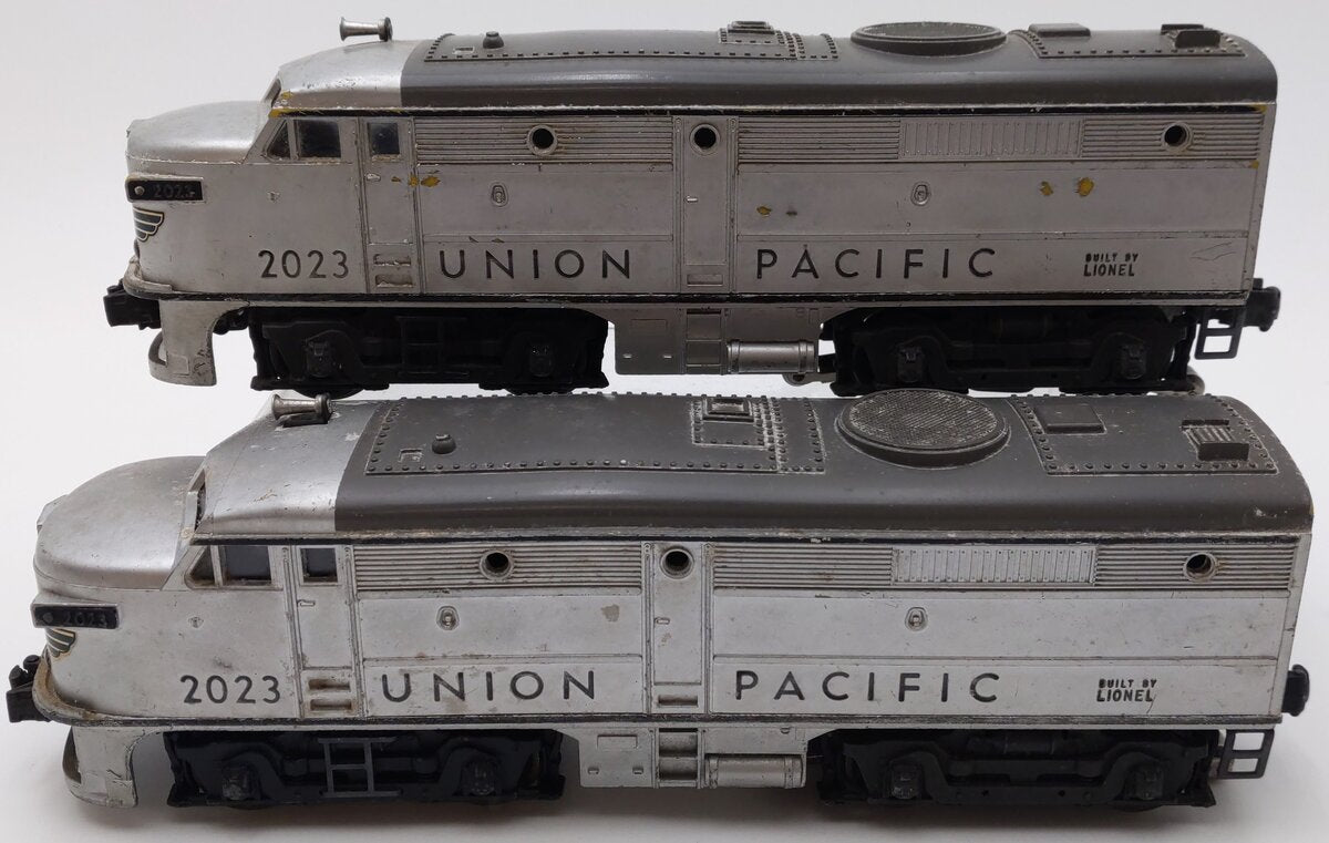 Lionel 2023 Vintage O Union Pacific Alco AA Diesel Locomotives - Silver & Gray