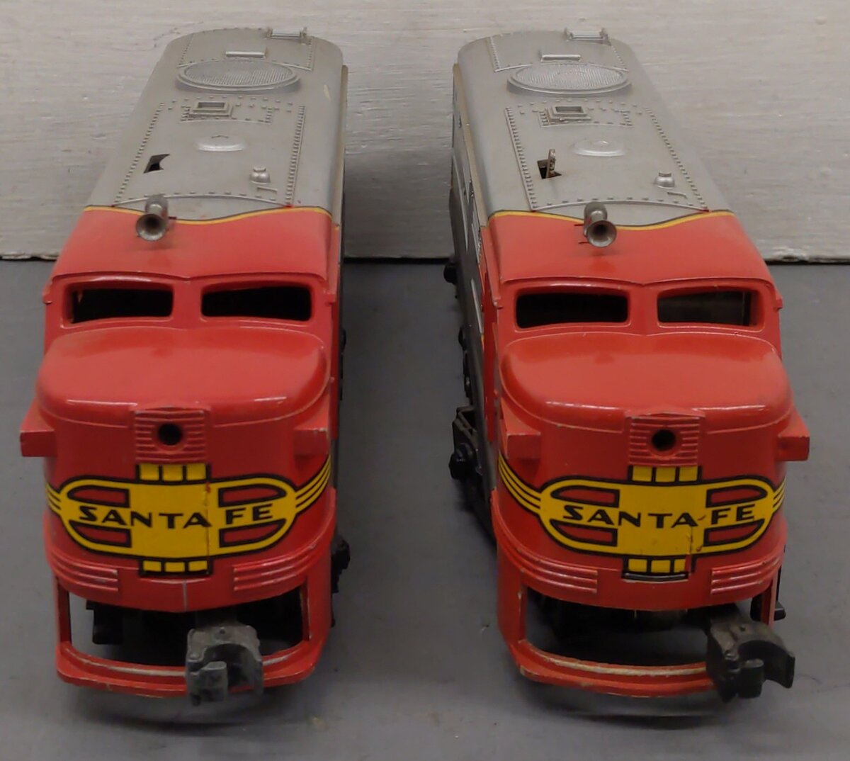 Lionel 218 Vintage O Santa Fe Alco AA Diesel Locomotive Set VG