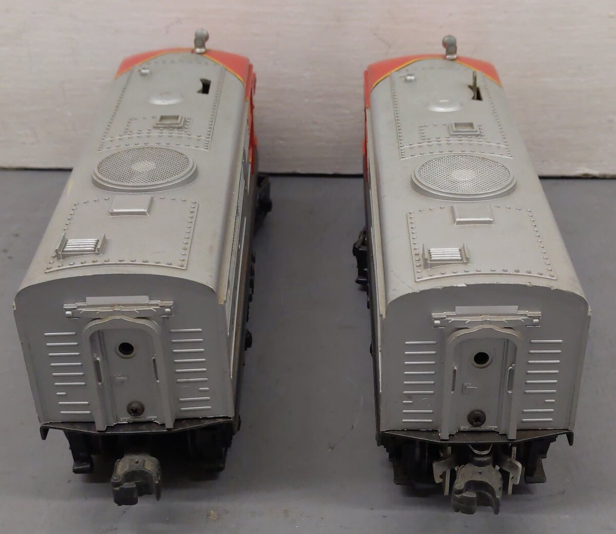 Lionel 218 Vintage O Santa Fe Alco AA Diesel Locomotive Set VG