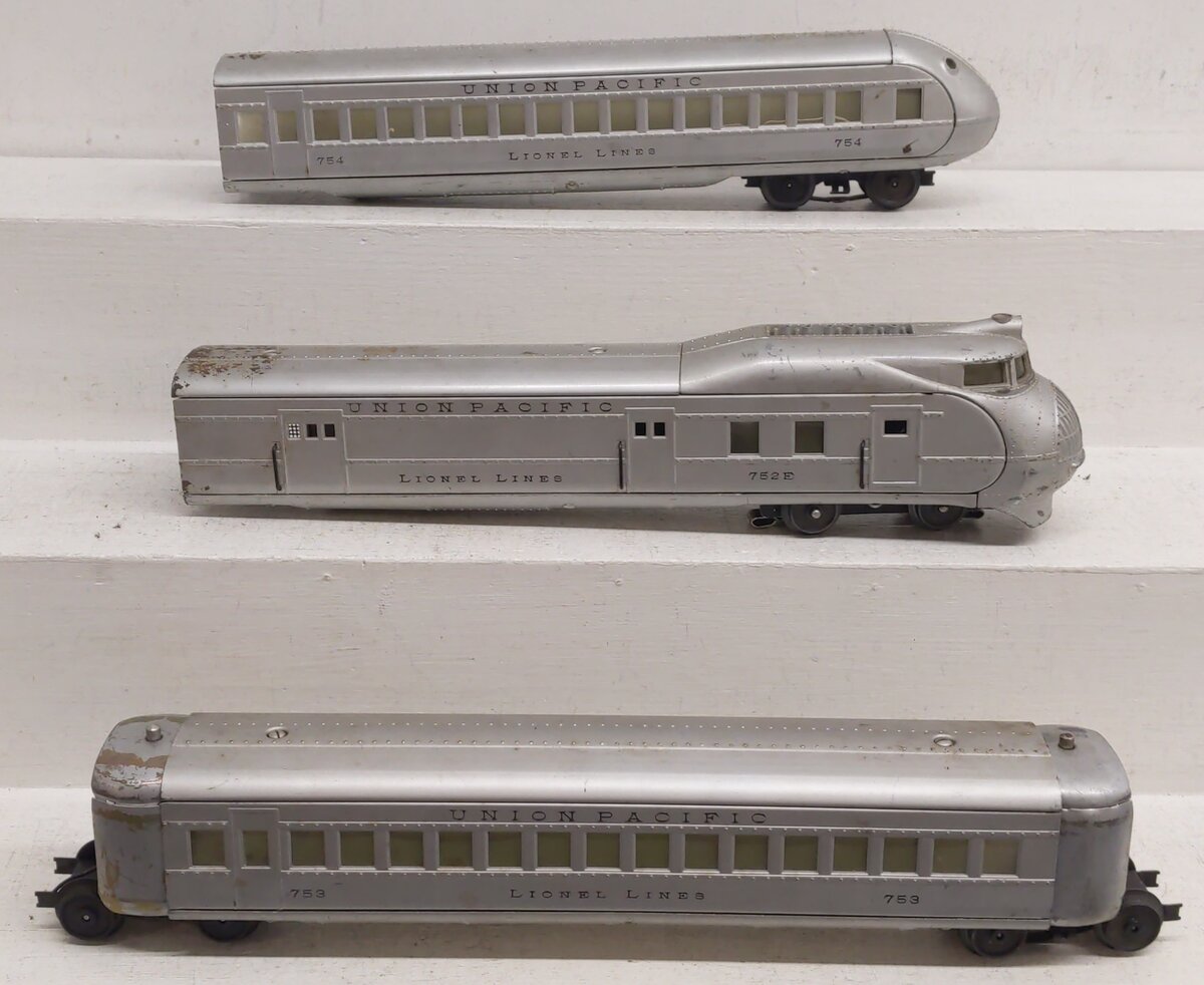 Lionel 752E Vintage O City of Portland in Silver w/753 and 754