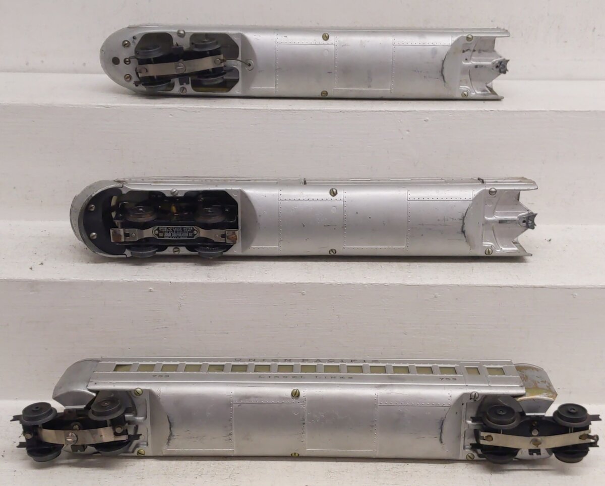 Lionel 752E Vintage O City of Portland in Silver w/753 and 754