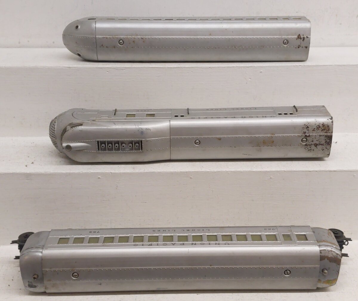 Lionel 752E Vintage O City of Portland in Silver w/753 and 754