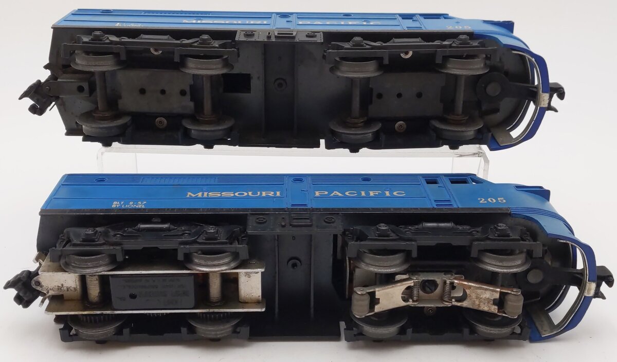 Lionel 205 Vintage O Missouri Pacific Alco AA Diesel Locomotive Set VG